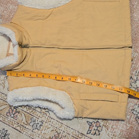 Thread & Supply Cream Lightweight Vest with High Collar and Cozy Lining Size S - Picture 9 of 11